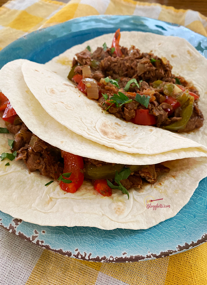 Slow Cooker Shredded Beef Fajitas