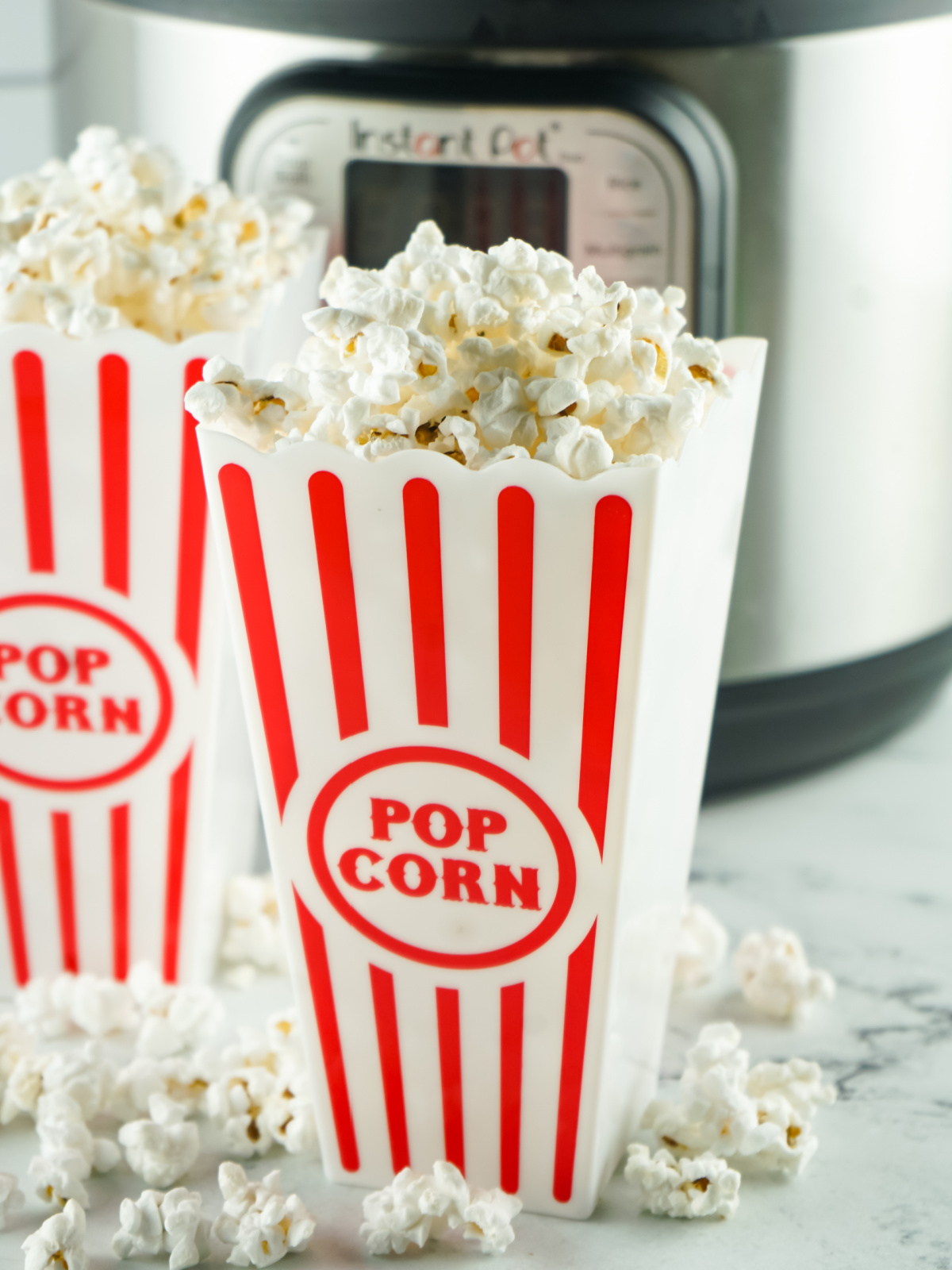 making popcorn in instant pot is easy